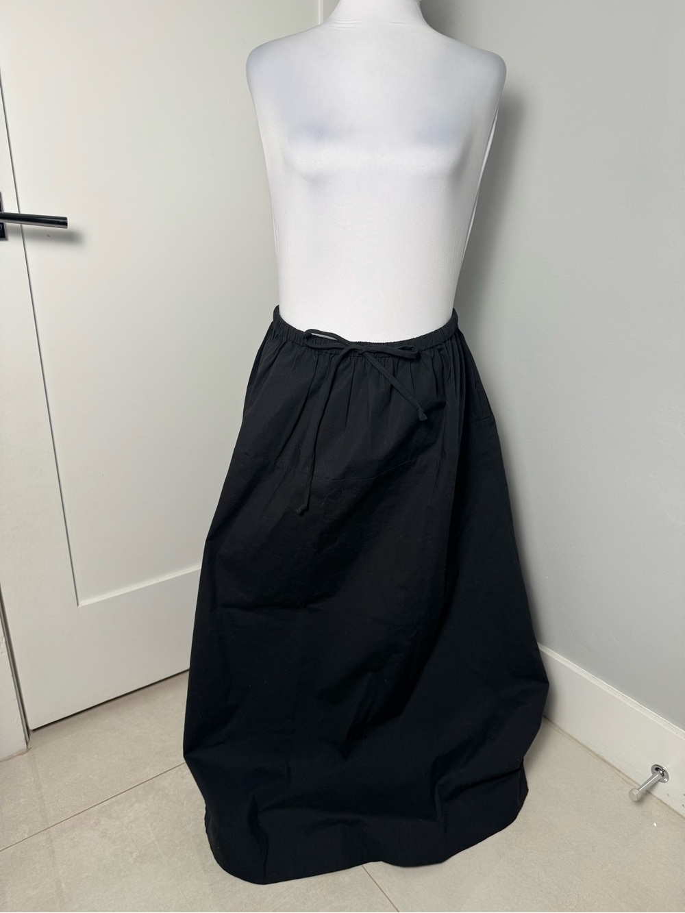 Tularosa Amy Midi Skirt/ Size Medium - Picture 2 of 8